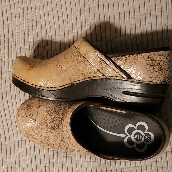Clogs - Picture 6 of 8